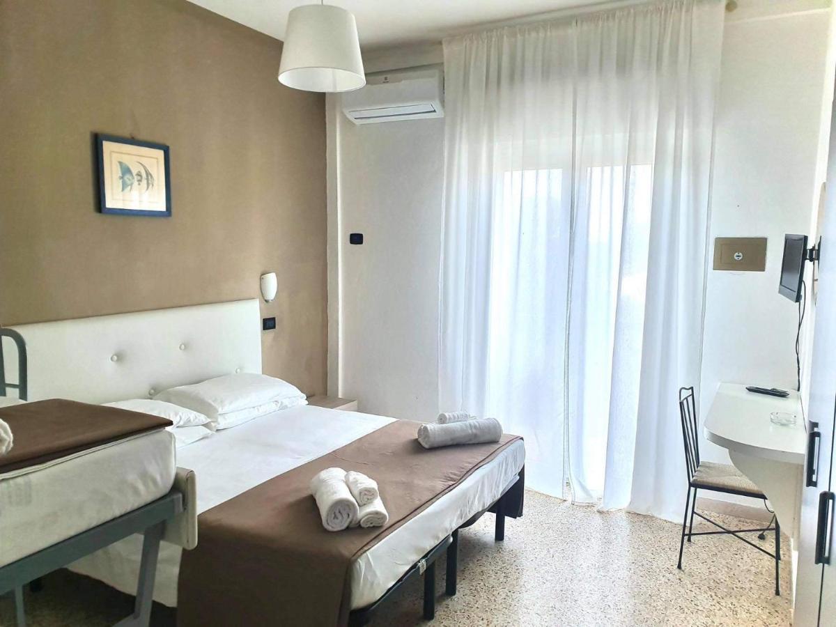 Hotel Bisanzio แชร์เวีย ภายนอก รูปภาพ
