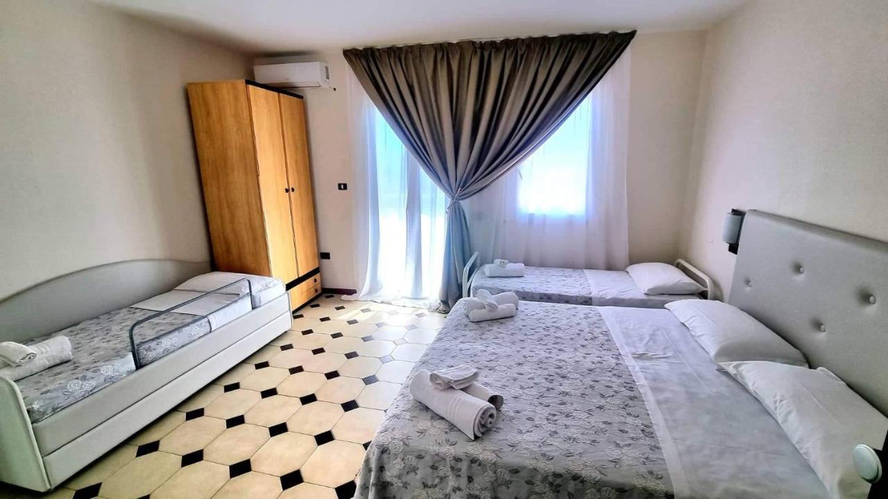 Hotel Bisanzio แชร์เวีย ภายนอก รูปภาพ