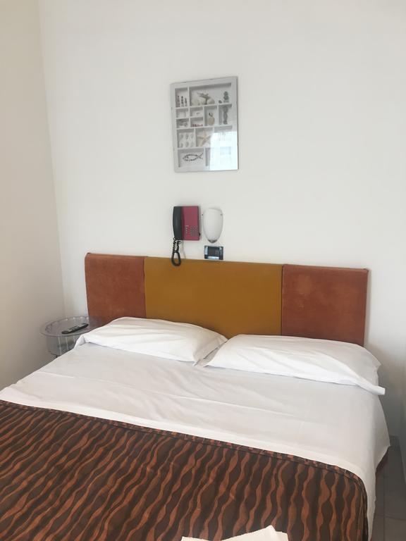 Hotel Bisanzio แชร์เวีย ภายนอก รูปภาพ